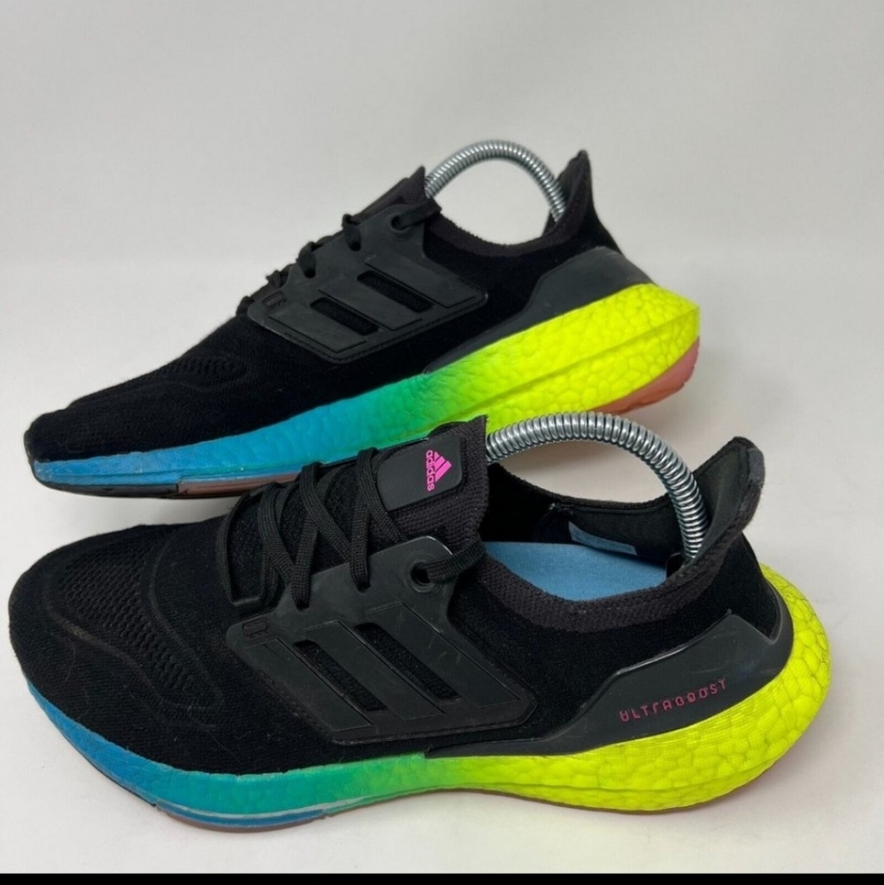 Adidas Men's Ultraboost 22 Heat.rdy Running Shoes